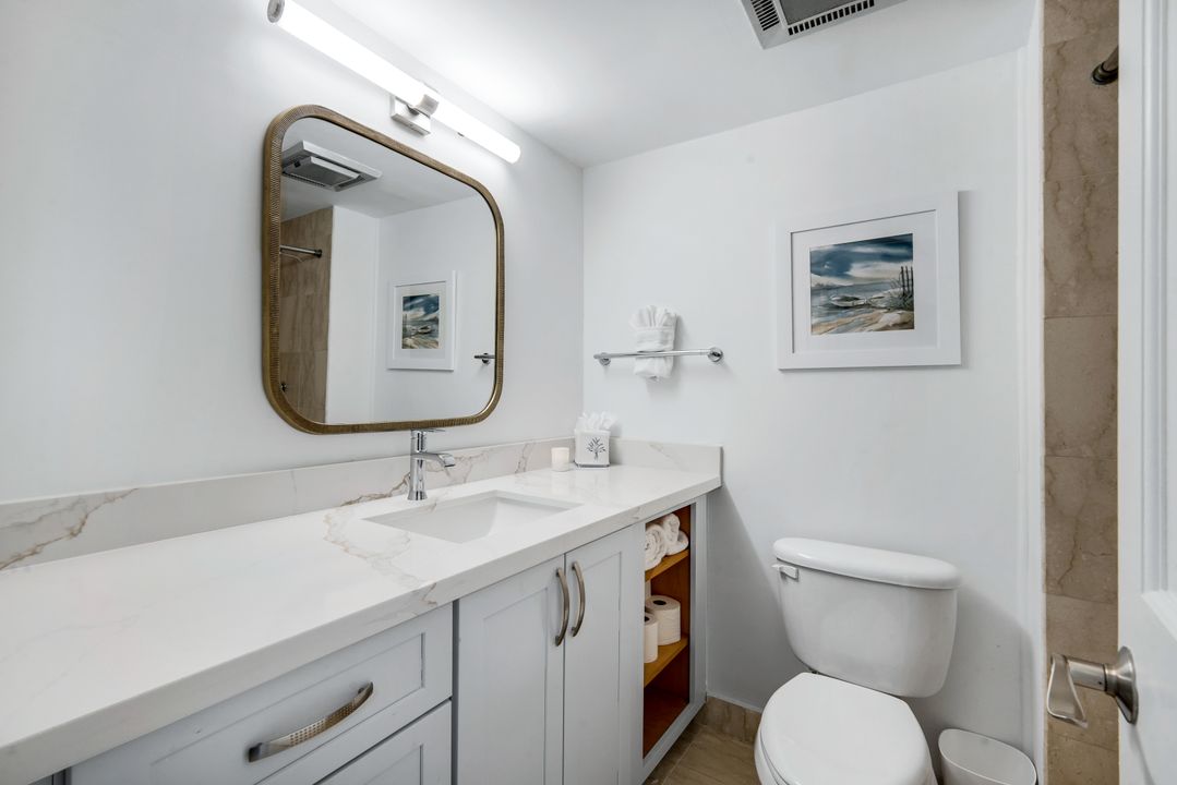 222 Harbour Dr #312, Naples, FL 34103