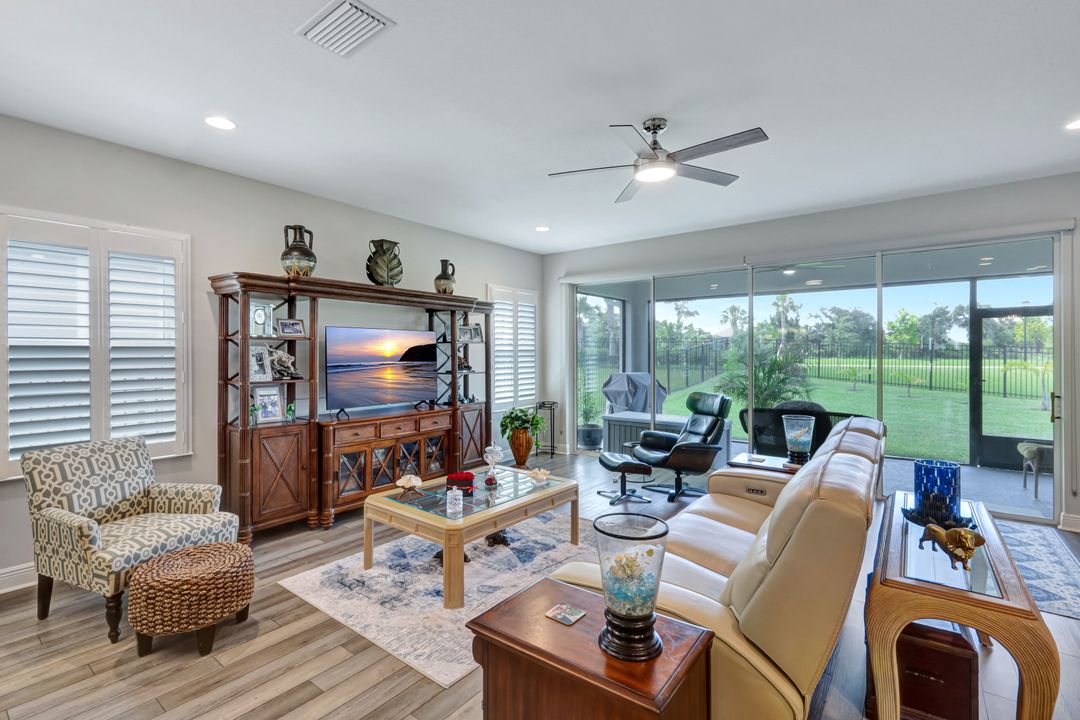 6219 Golden Nettle Dr, Apollo Beach, FL 33572