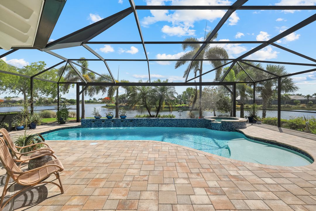 6460 Pembroke Wy, Naples, FL 34113