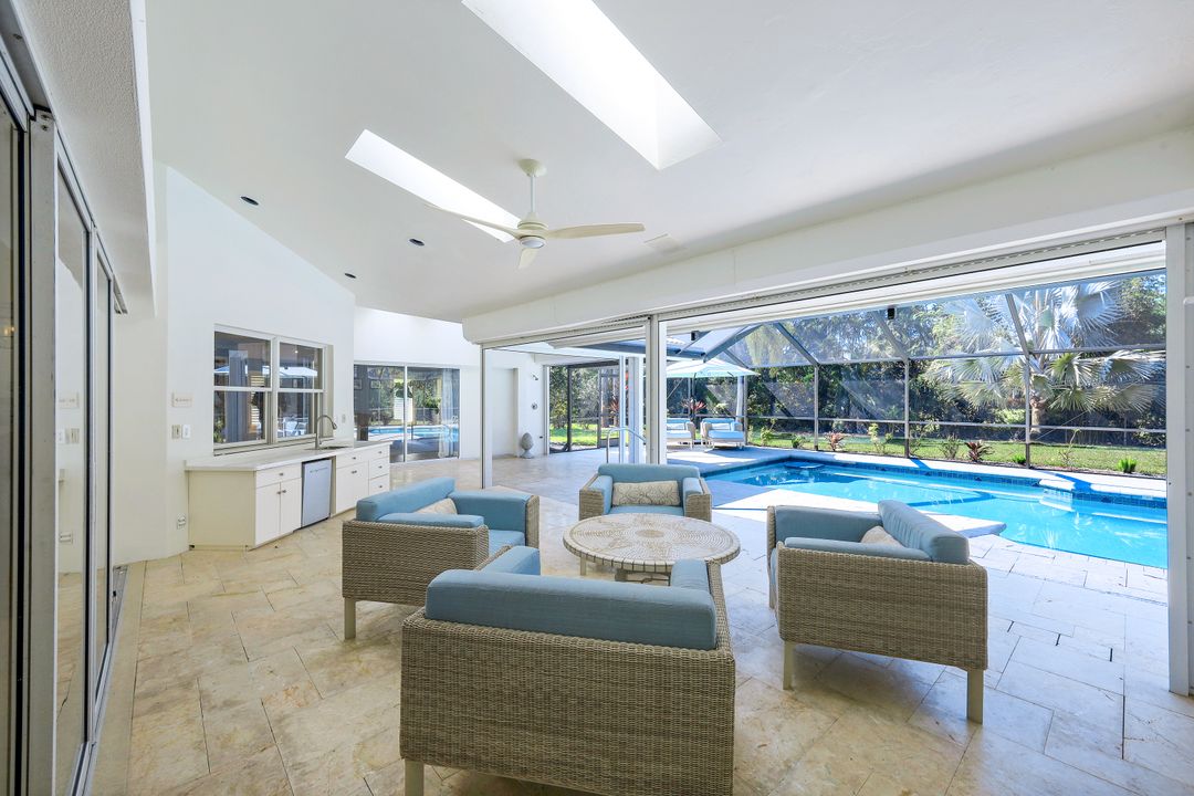 2209 Noble Ct, Naples, FL 34110