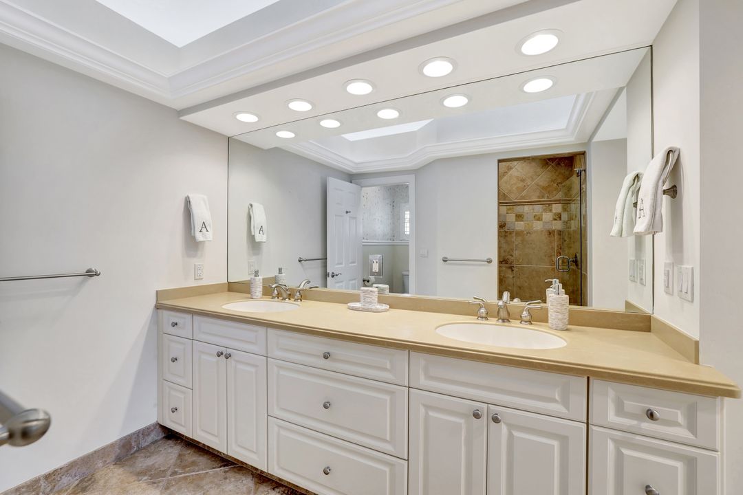 816 W Elkcam Cir #301, Marco Island, FL 34145