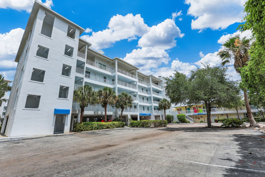 160 Palm St #208, Marco Island, FL 34145