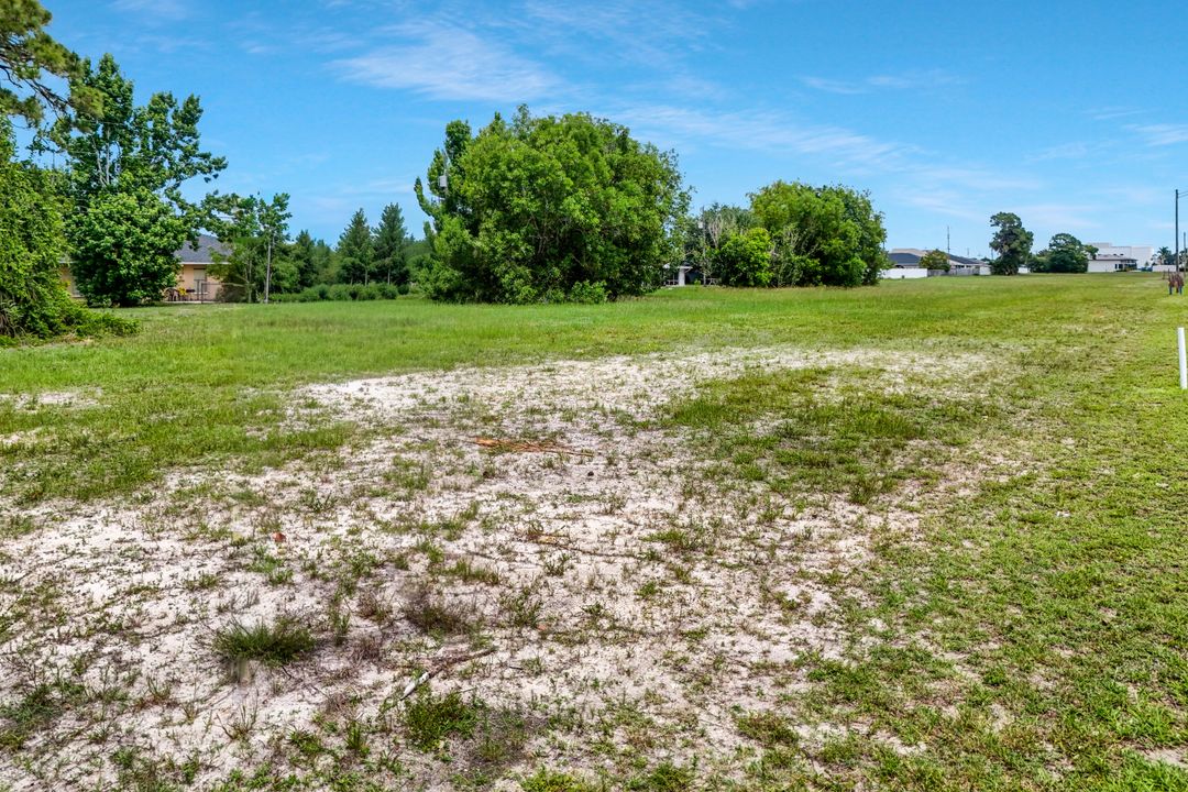 1818 Santa Barbara Blvd S, Cape Coral, FL 33991