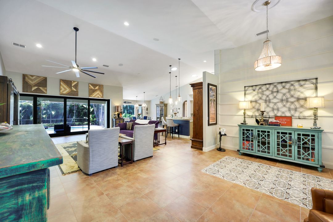 2039 Imperial Cir, Naples, FL 34110