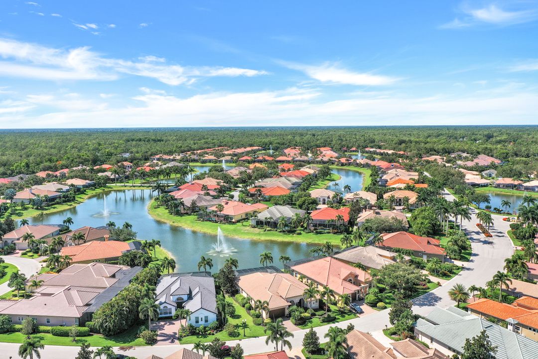 5742 Hammock Isles Dr, Naples, FL 34119