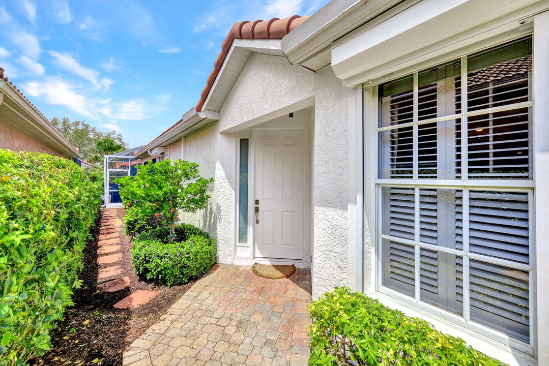 5910 Almaden Dr, Naples, FL 34119