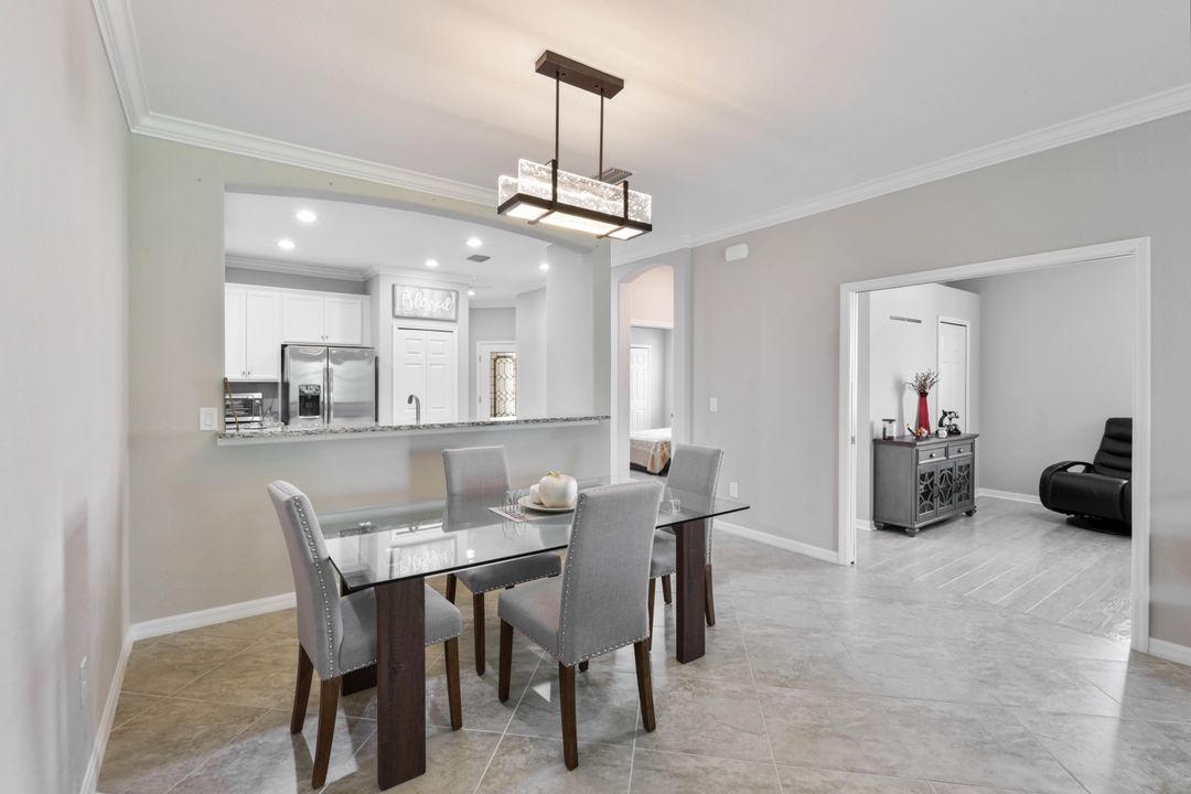 2028 Wellington St, Naples, FL 34120