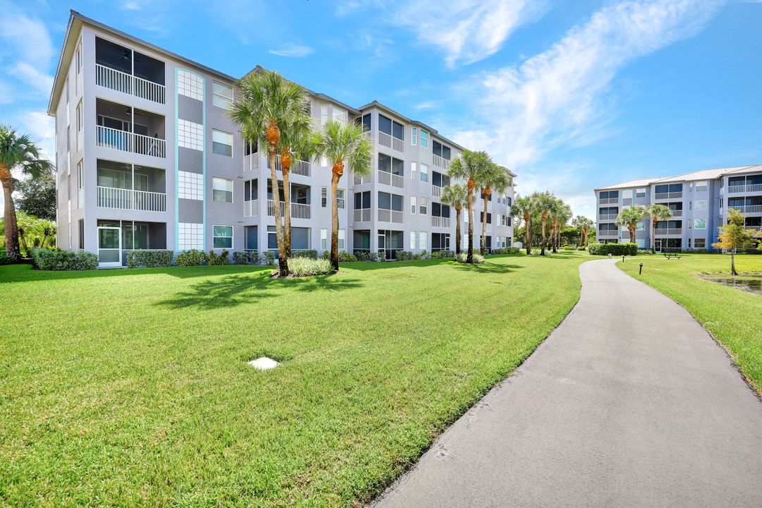 16615 Lake Cir Dr #427, Fort Myers, FL 33908