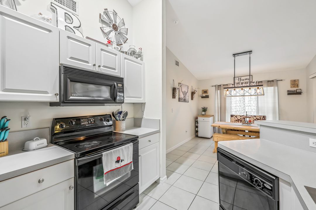 2217 SW 3rd Pl, Cape Coral, FL 33991