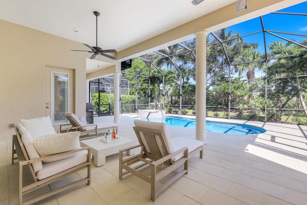 7319 Lantana Cir, Naples, FL 34119