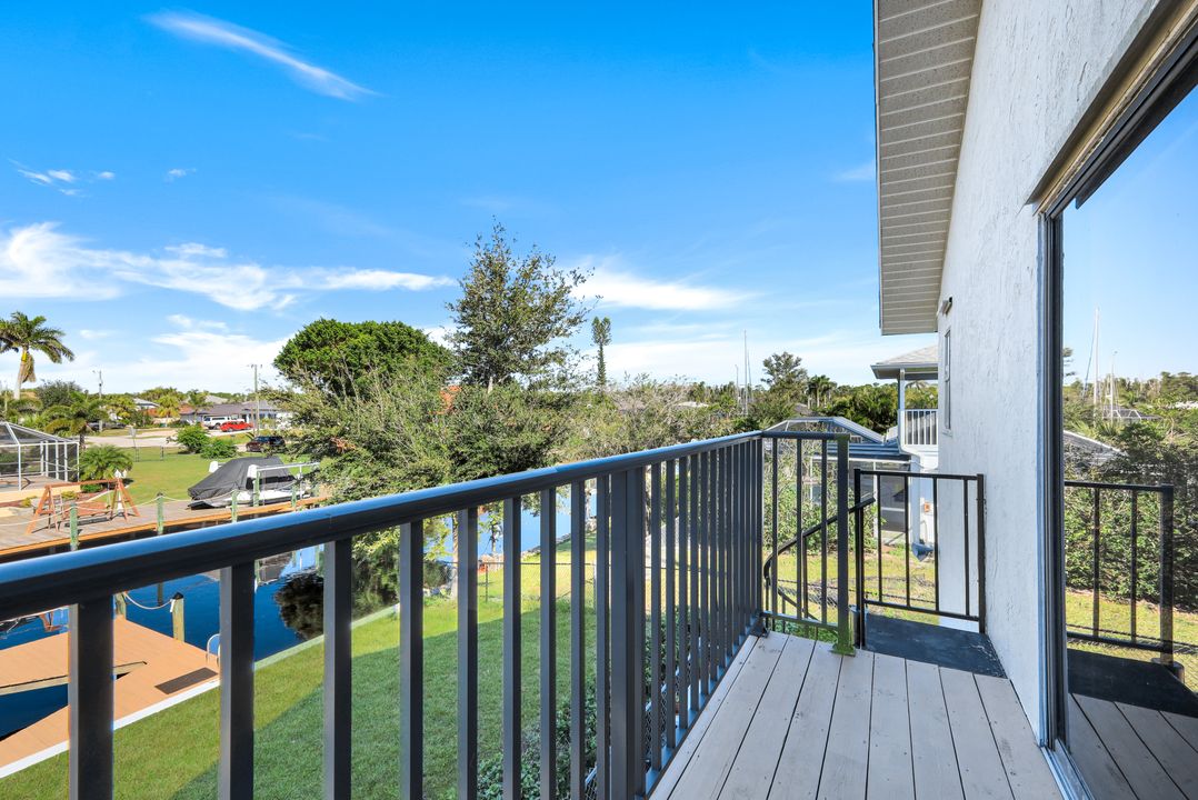 2215 SE 15th St, Cape Coral, FL 33990