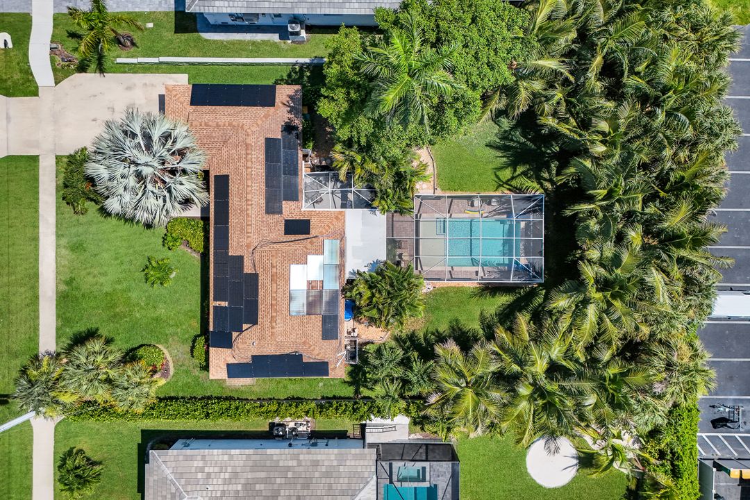 130 Greenbrier St, Marco Island, FL 34145