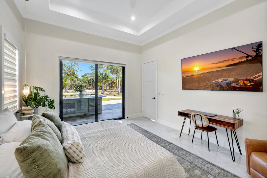 2546 4th St NW, Naples, FL 34120