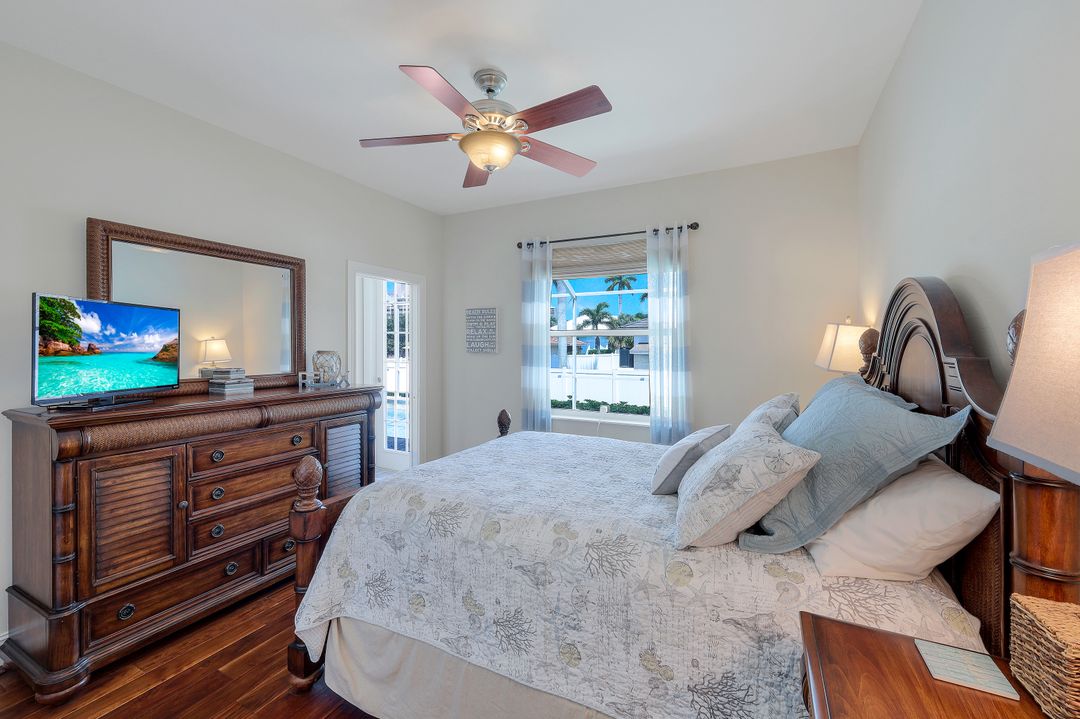 910 Montego Ct, Marco Island, FL 34145