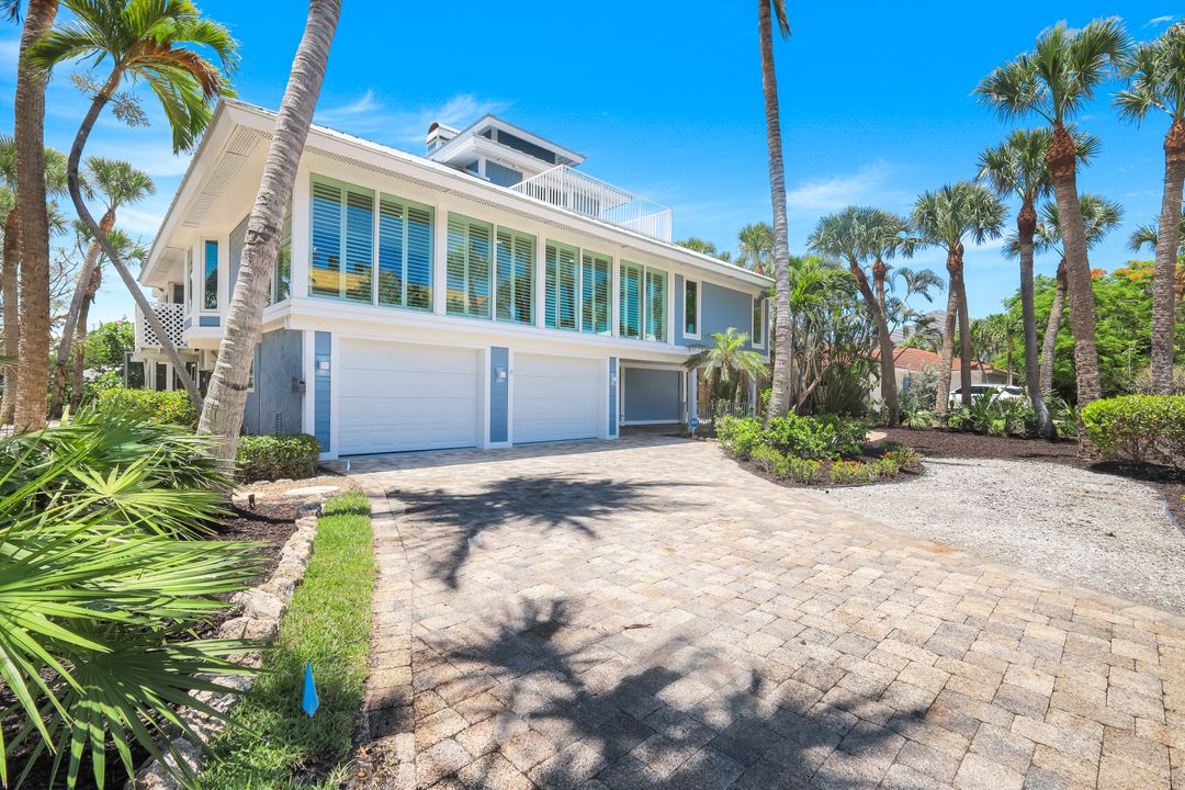 513 Lighthouse Way, Sanibel, FL 33957