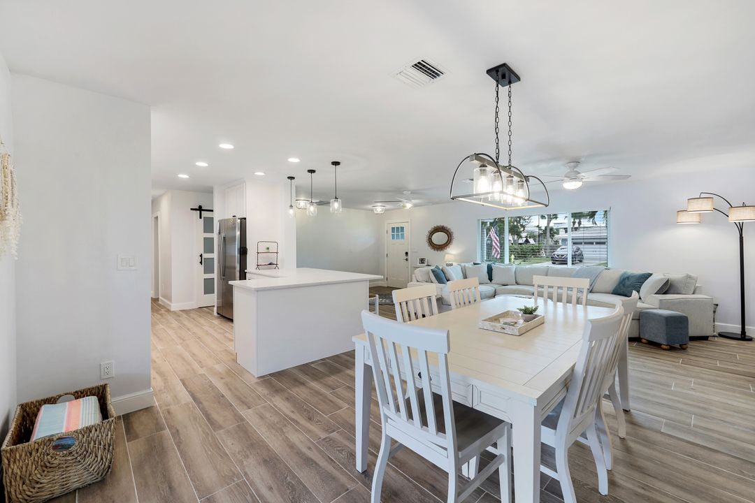 401 Lagoon Ave, Naples, FL 34108