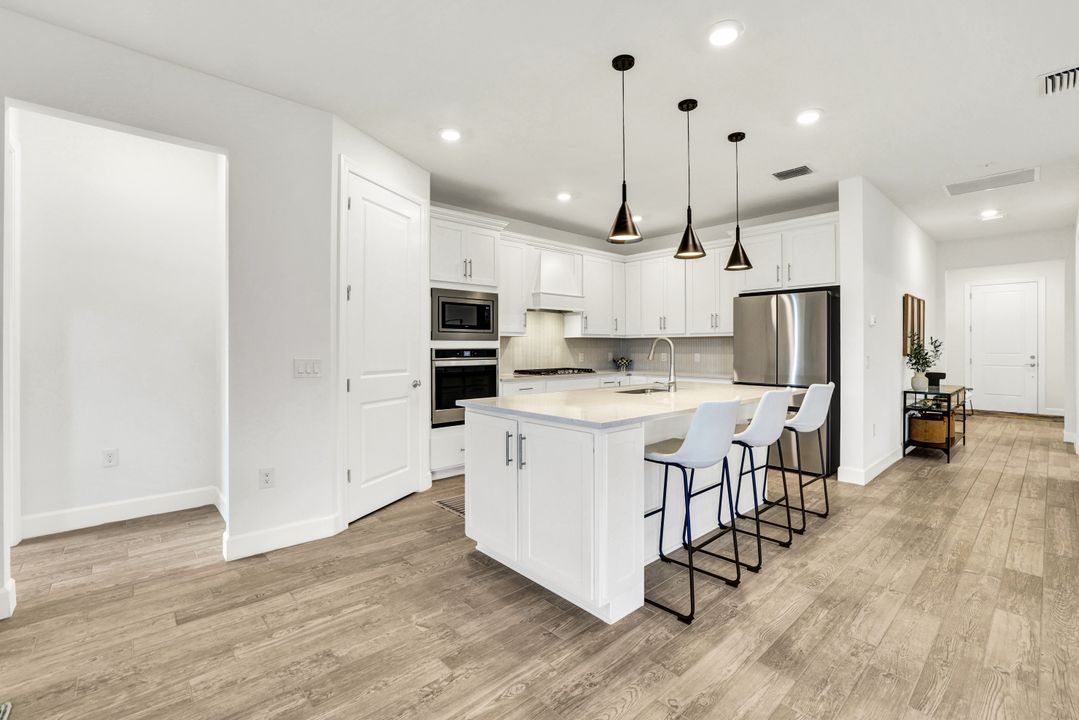 1952 Yellowfin Cir, Naples, FL 34114