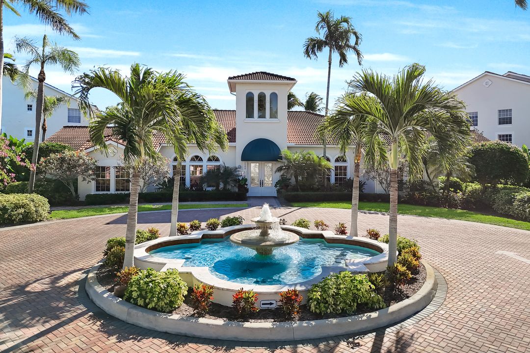 4620 St Croix Ln #911, Naples, FL 34109