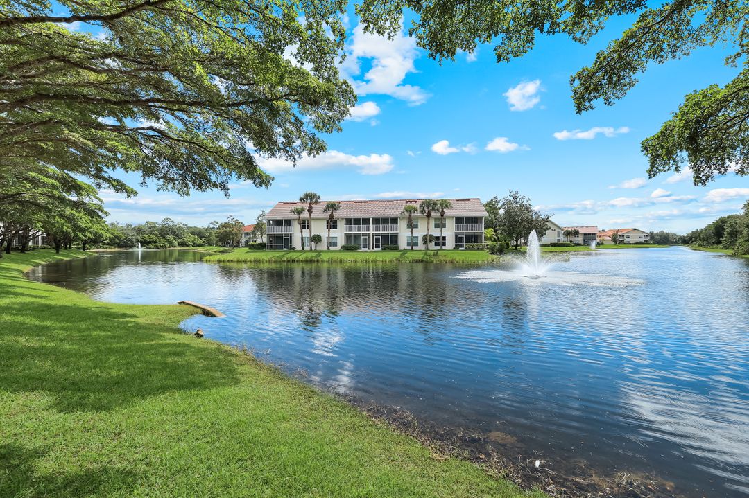 5650 Northboro Dr #102, Naples, FL 34110