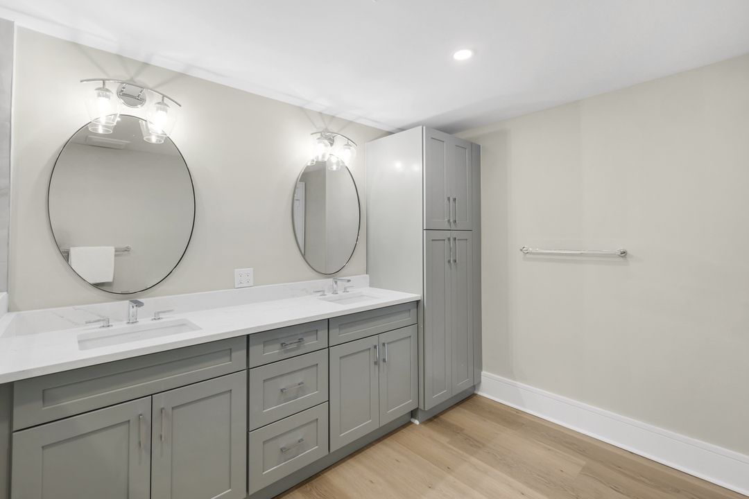 6075 Pelican Bay Blvd # 104, Naples, FL 34108