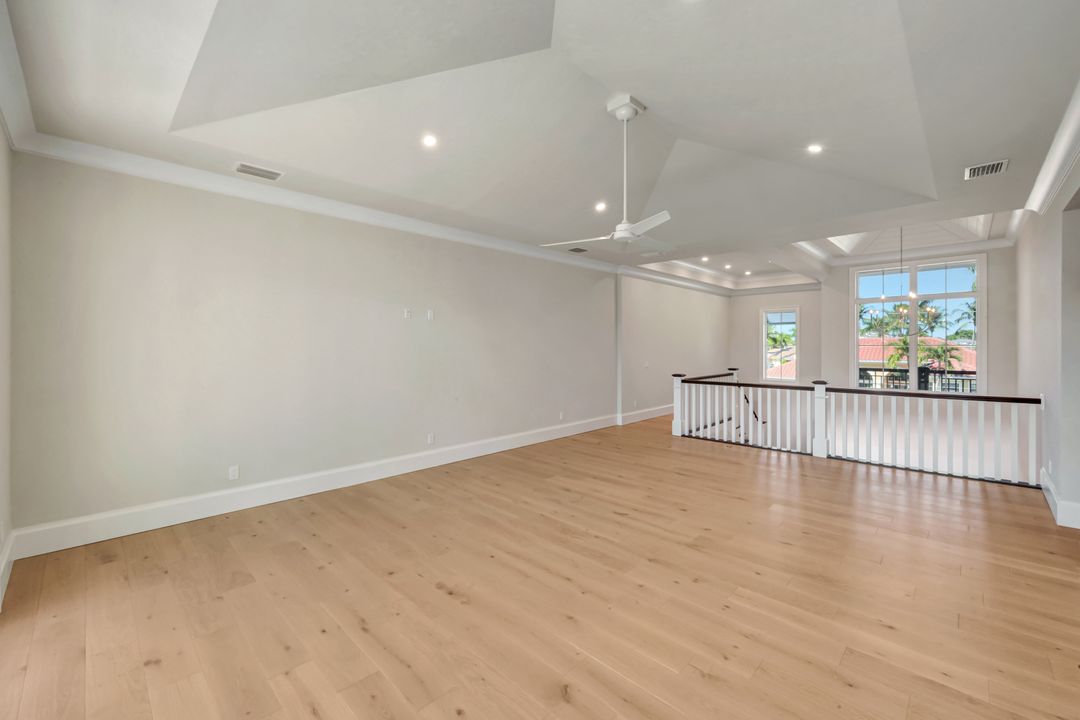 860 Banyan Ct, Marco Island, FL 34145