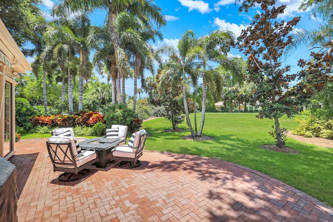 6619 Trident Way, Naples, FL 34108