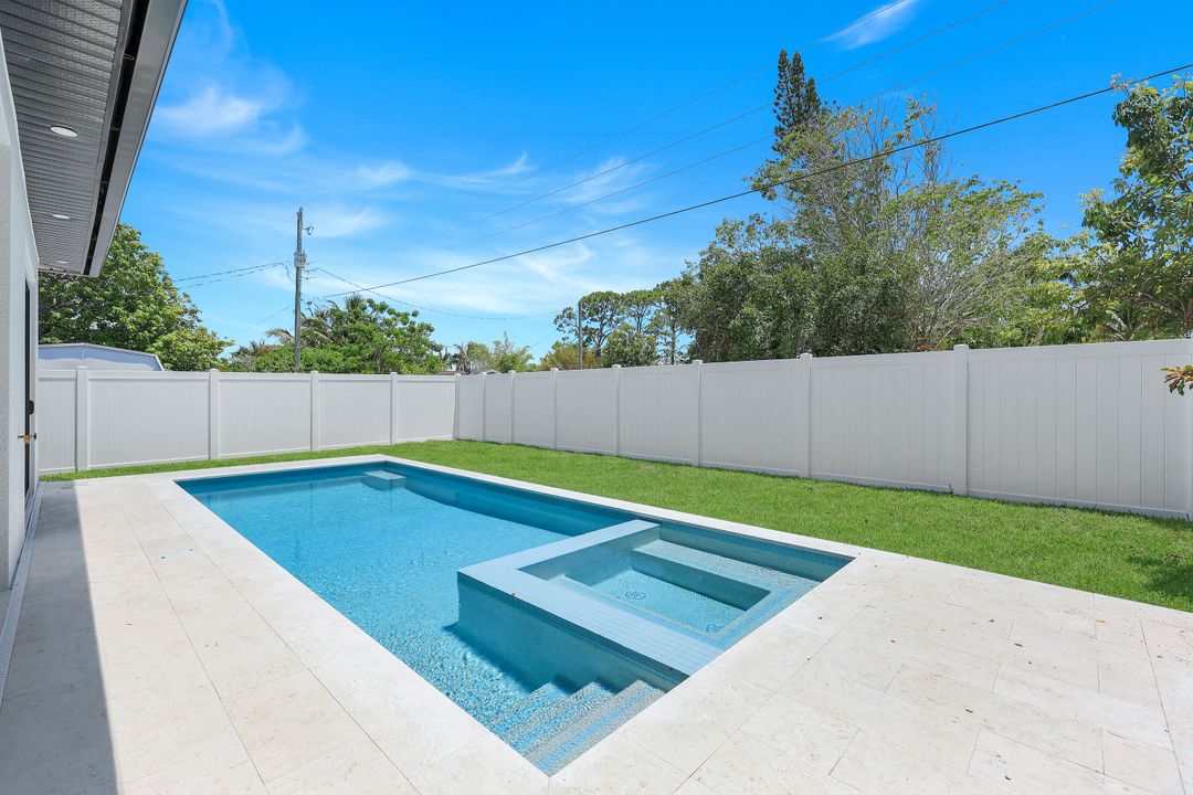 1312 Trail Terrace Dr, Naples, FL 34103