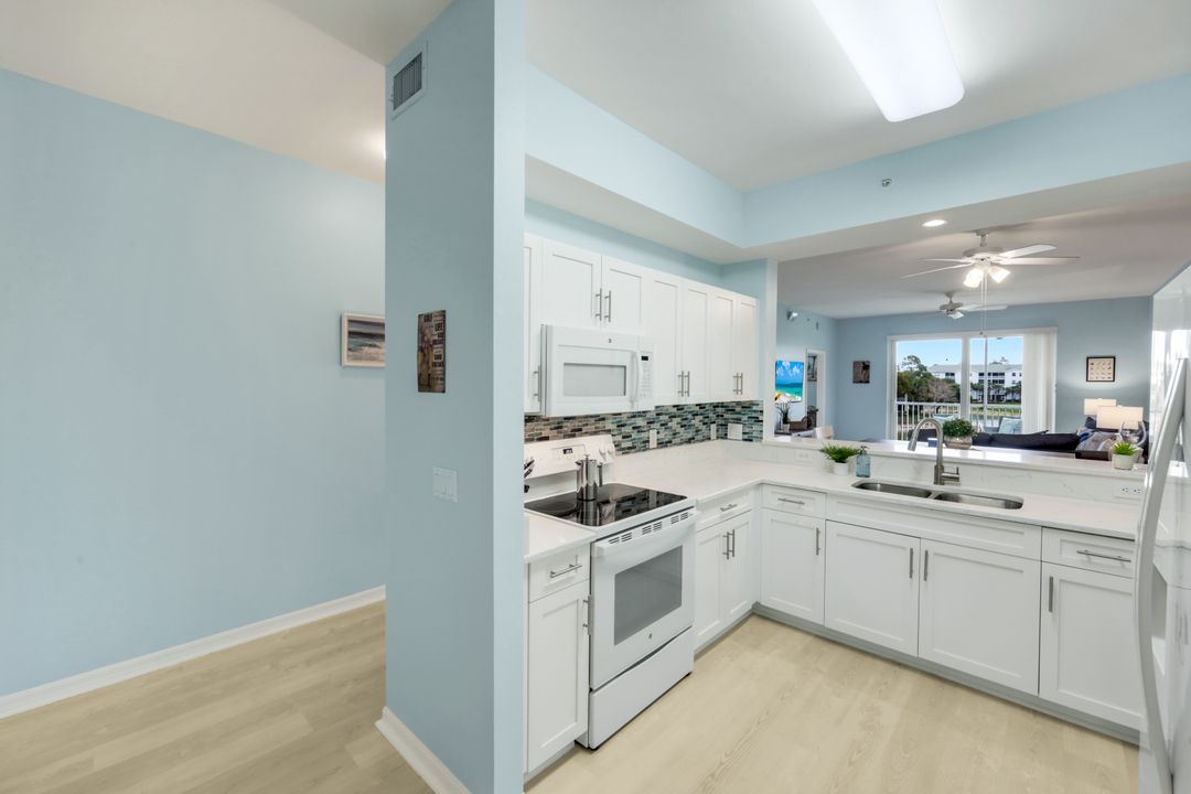 3960 Loblolly Bay Dr #304, Naples, FL 34114