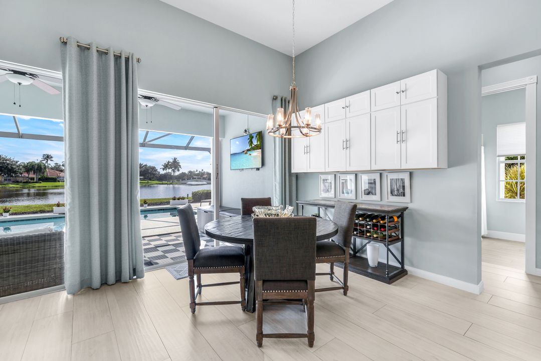 4338 Queen Elizabeth Way, Naples, FL 34119