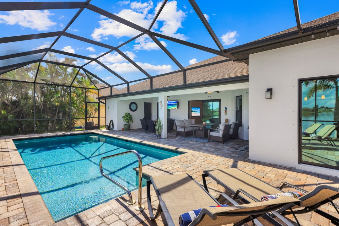 401 NE 19th Pl, Cape Coral, FL 33909