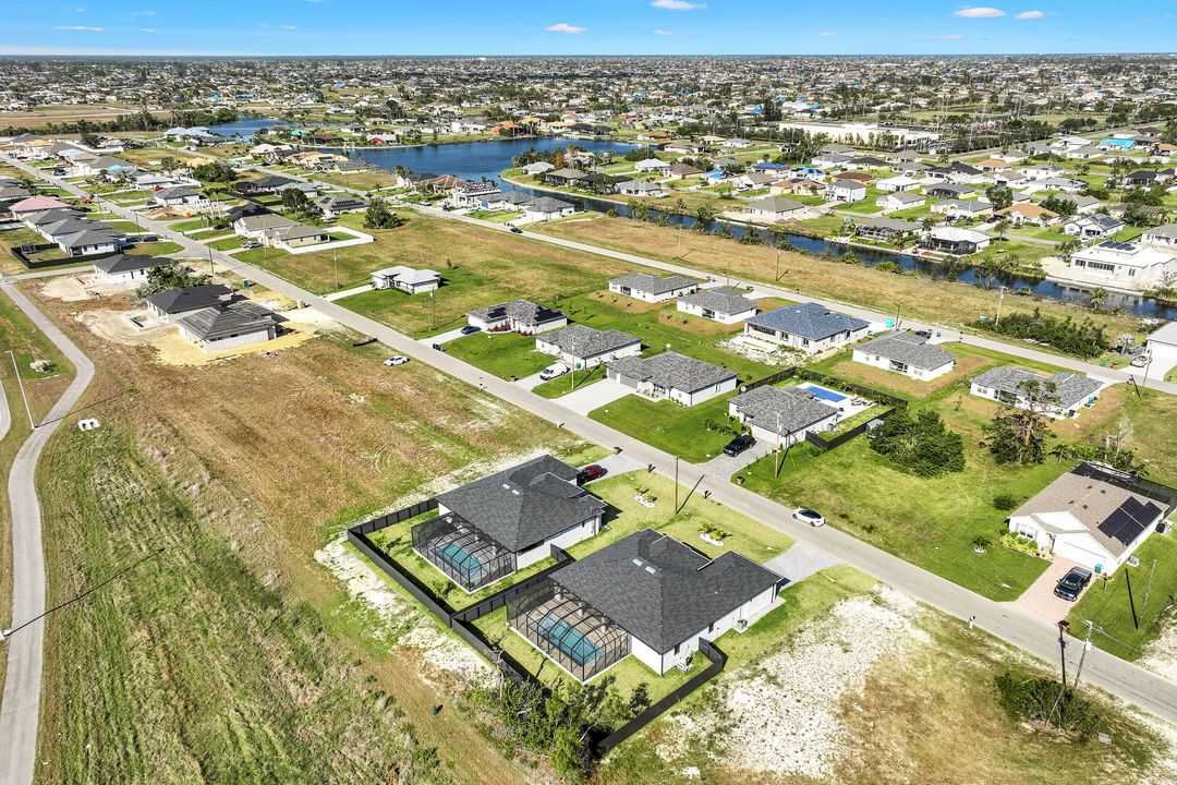 420 SW 31st Pl, Cape Coral, FL 33991