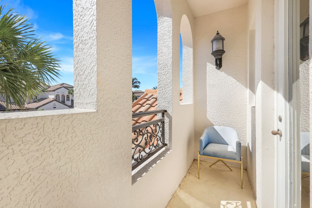 3715 Montreux Ln #204, Naples, FL 34114