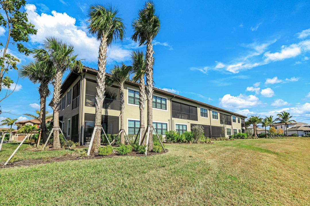 15336 Lucerna St #203, Naples, FL 34114