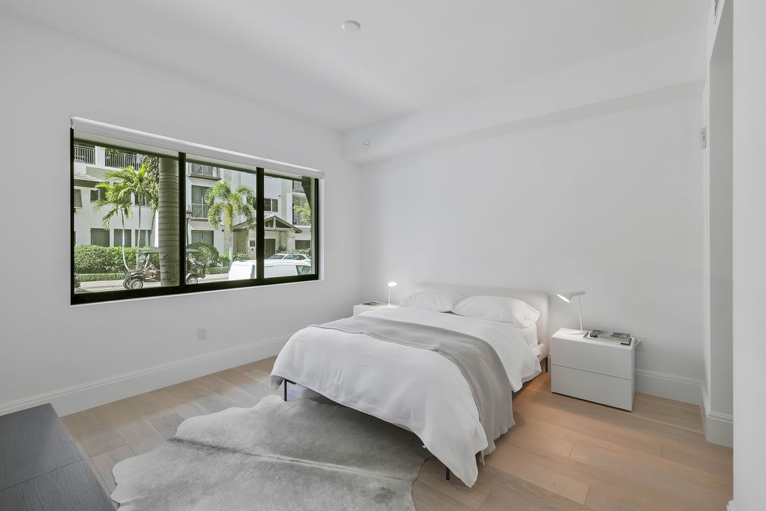 1130 3rd Ave S #105, Naples, FL 34102