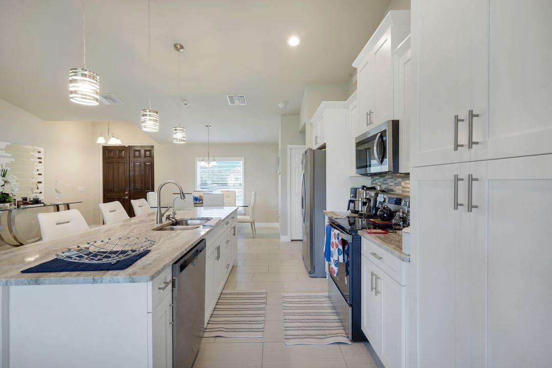 3200 41st St W, Lehigh Acres, FL 33971