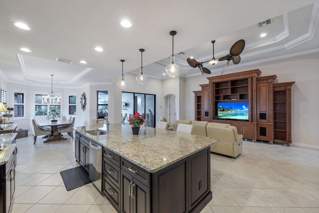 9973 Alhambra Ln, Bonita Springs, FL 34135