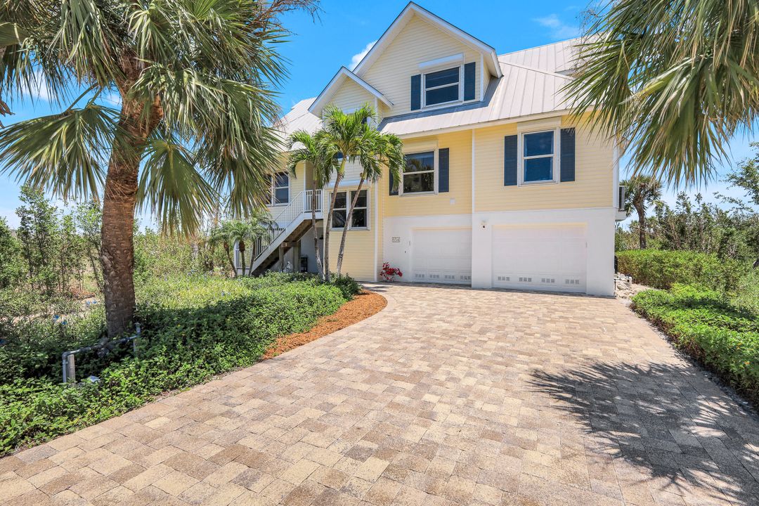 654 Sea Oats Dr, Sanibel, FL 33957