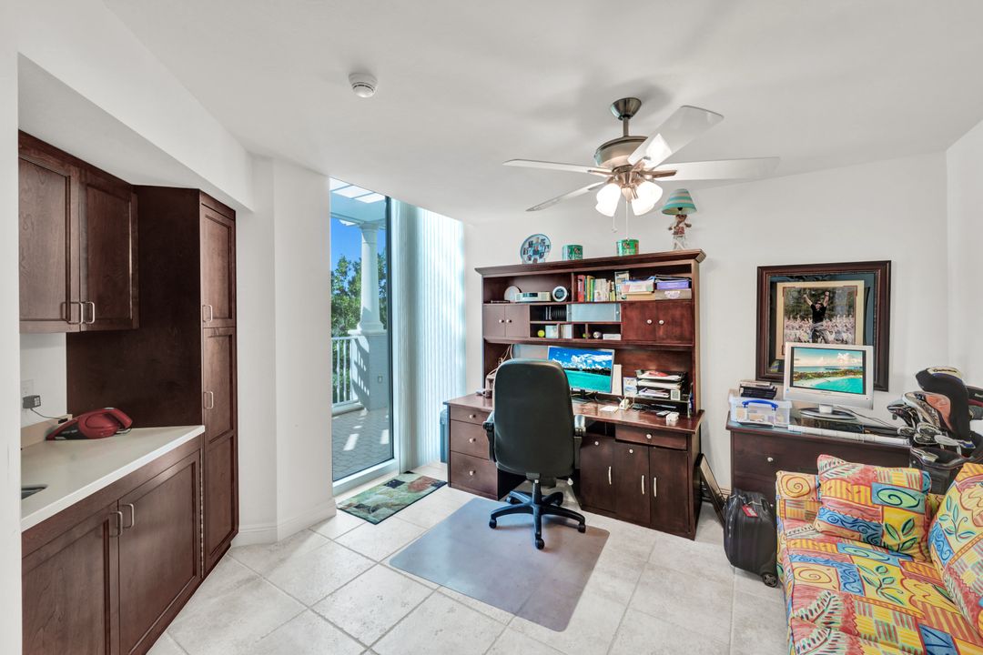 285 Grande Way #1601, Naples, FL 34110