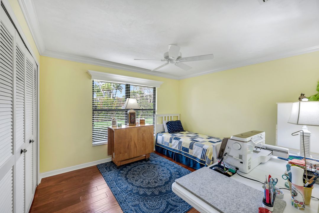 1933 Empress Ct, Naples, FL 34110