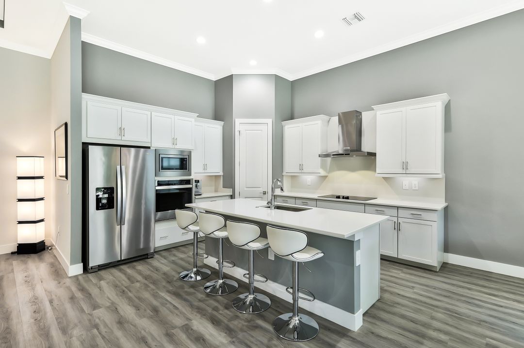 3754 Sapphire Cv Cir, Naples, FL 34114