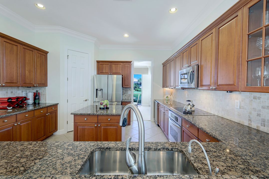 15835 Delasol Ln, Naples, FL 34110