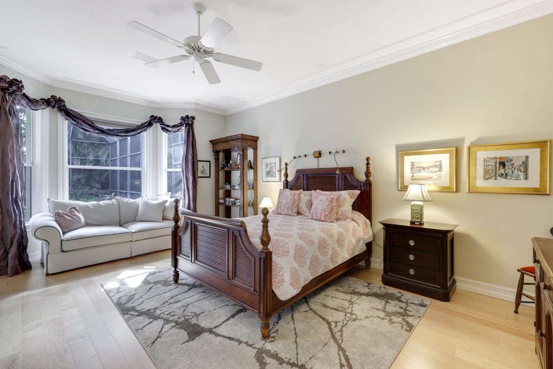 602 Springline Dr, Naples, FL 34102