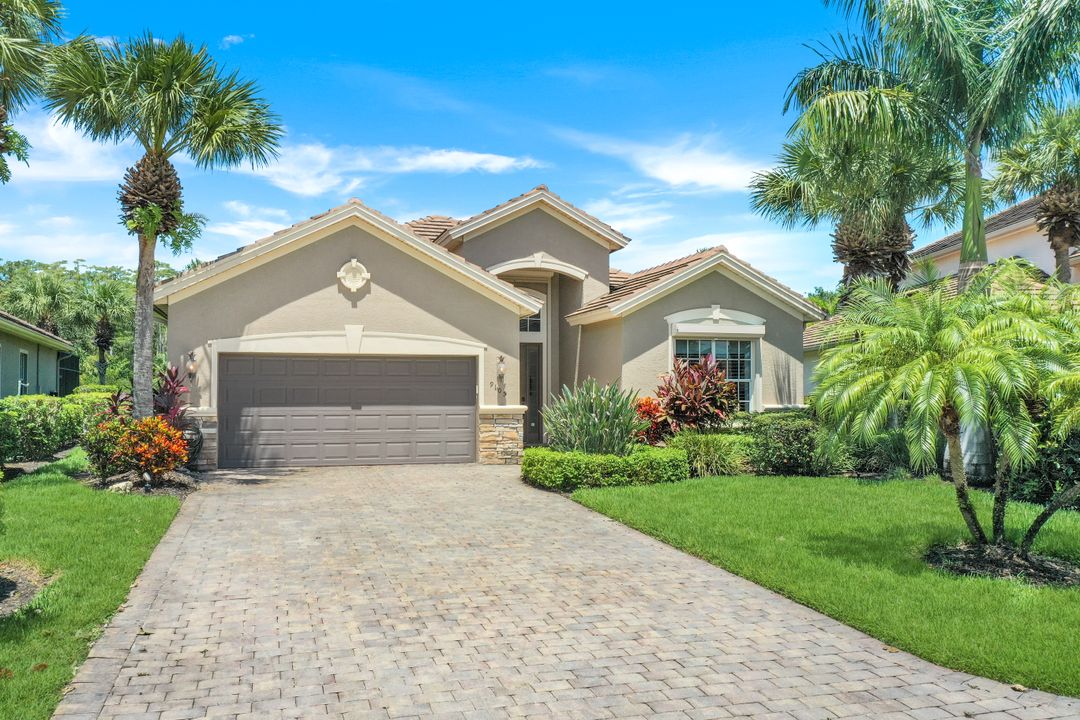 9105 Quartz Ln, Naples, FL 34120