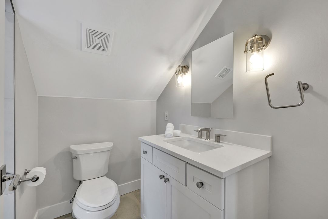 1500 Pelican Ave, Naples, FL 34102