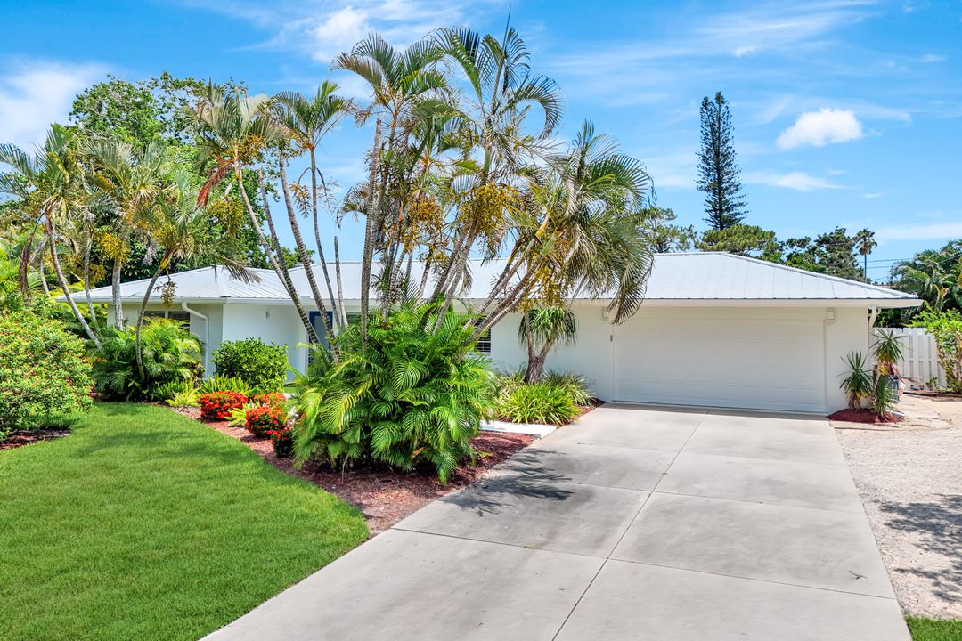1118 Pompei Ln, Naples, FL 34103