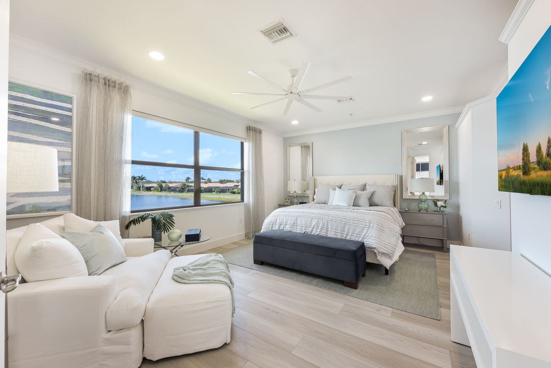 10450 Smoke House Bay Dr #201, Naples, FL 34120