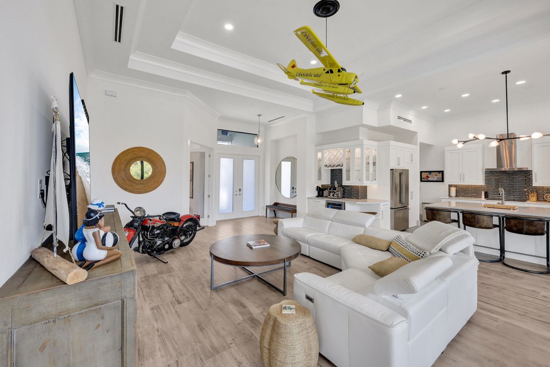 1200 Redwood Ct, Marco Island, FL 34145