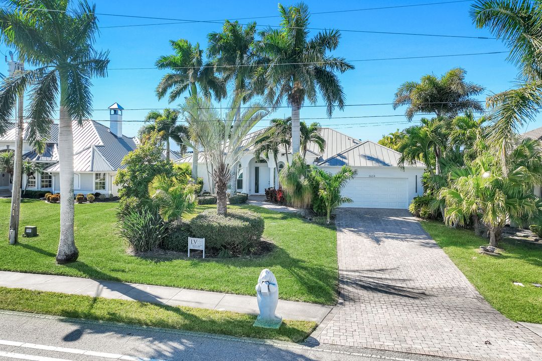 3624 Surfside Blvd, Cape Coral, FL 33914