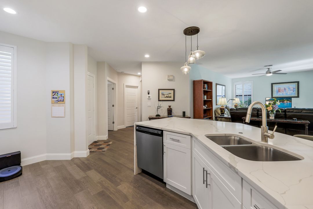 178 Vintage Cir, Naples, FL 34119 apt 101