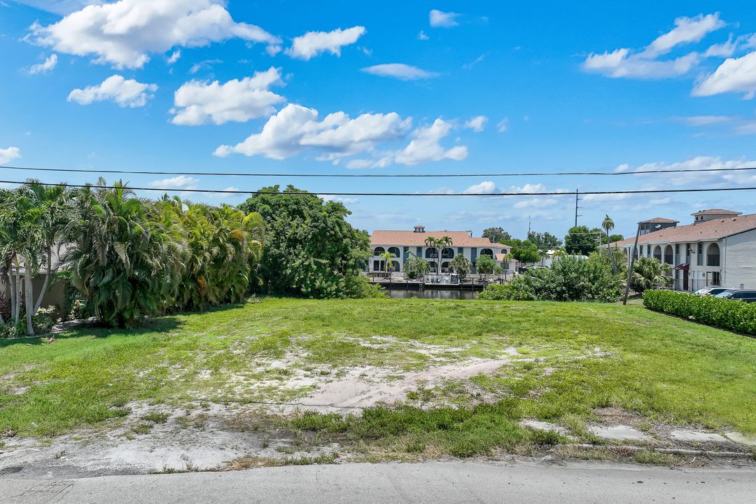 1523 SE 36th Terrace, Cape Coral, FL 33904